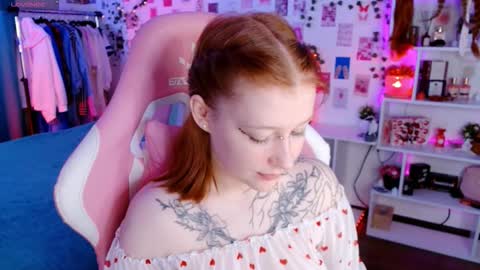 Snapshot of ayla_hill chatting on 10, 11, 2025 Ayla hill online show from 10, 11, 2025