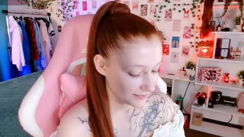 Snapshot of ayla_hill chatting on 18, 11, 2025 Ayla hill online show from 18, 11, 2025