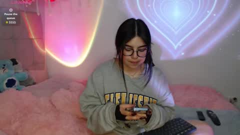 Snapshot of ayleen_honey chatting on 23, 10, 2025 Ayleen online show from 23, 10, 2025