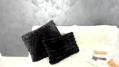 Kayla online show from 12, 11, 2025