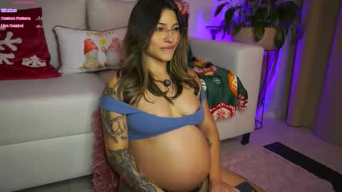 Snapshot of ayralee chatting on 13, 11, 2025 Ayra L online show from 13, 11, 2025