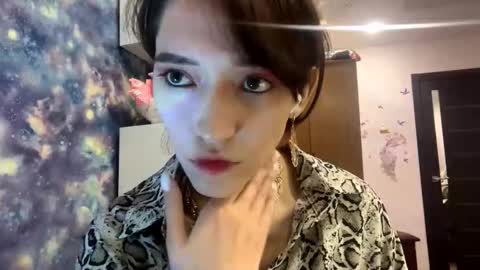 Minro online show from 31, 10, 2025