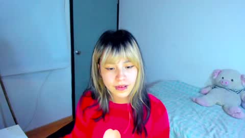 Azu Moure online show from 23, 1, 2025