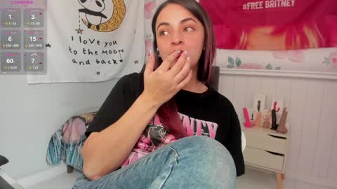 Azucena R online show from 7, 12, 2024