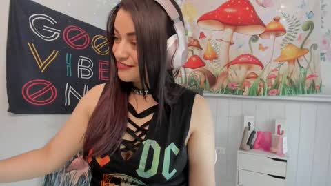 Azucena R online show from 12, 9, 2025