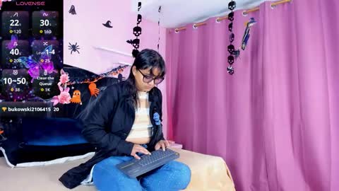 azul_moonn online show from 20, 10, 2025