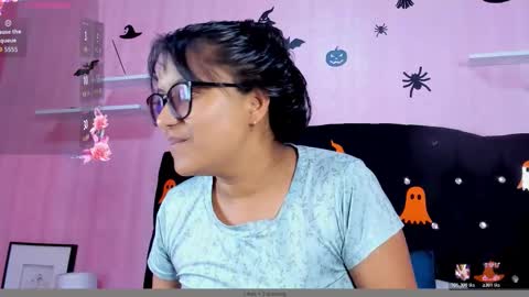 azul_moonn online show from 4, 11, 2025