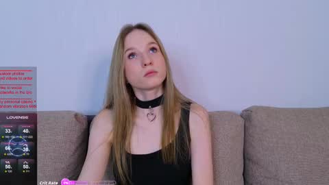 b4by_emilia online show from 28, 10, 2025