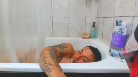 Snapshot of baadddboooy69 chatting on 15, 11, 2025 baadddboooy69 online show from 15, 11, 2025