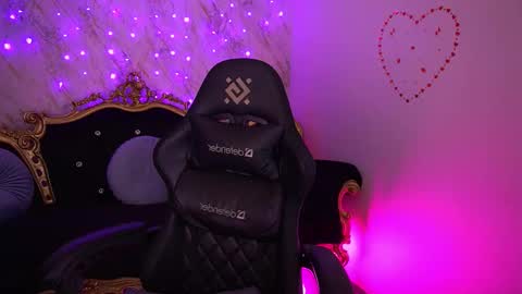 Snapshot of babe_dollie chatting on 25, 2, 2026 Babe online show from 25, 2, 2026