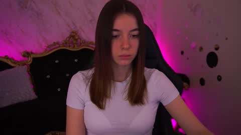 Snapshot of babe_dollie chatting on 26, 3, 2026 Babe online show from 26, 3, 2026