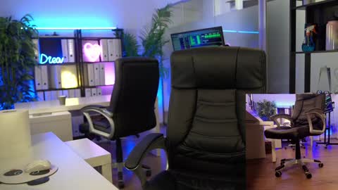 Snapshot of babesgowild chatting on 9, 2, 2026 Olivia and Lexi online show from 9, 2, 2026