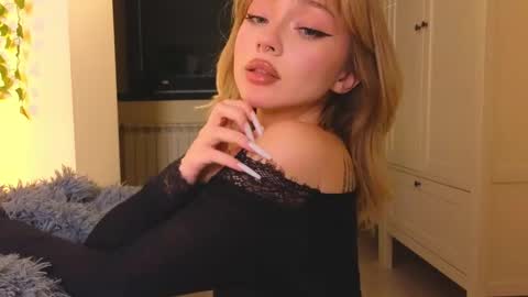 Snapshot of baby_adele chatting on 18, 12, 2024 bb adele online show from 18, 12, 2024