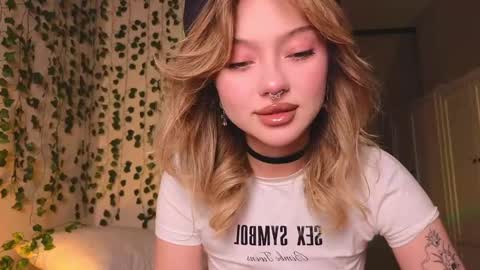 Snapshot of baby_adele chatting on 8, 2, 2025 bb adele online show from 8, 2, 2025