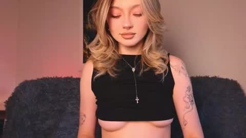 Snapshot of baby_adele chatting on 15, 9, 2025 bb adele online show from 15, 9, 2025