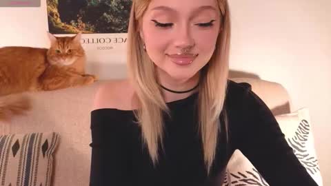 Snapshot of baby_adele chatting on 4, 10, 2025 bb adele online show from 4, 10, 2025