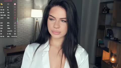 LianaLI online show from 3, 2, 2026