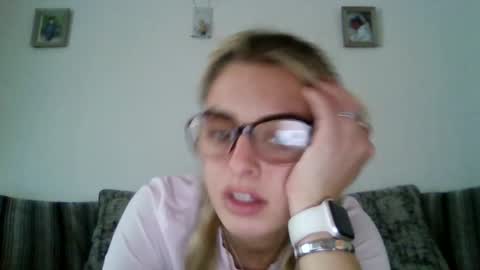 baby_girls2224 online show from 12, 1, 2026