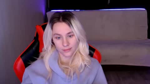 Snapshot of baby_kitte chatting on 12, 12, 2024 baby_kitte online show from 12, 12, 2024