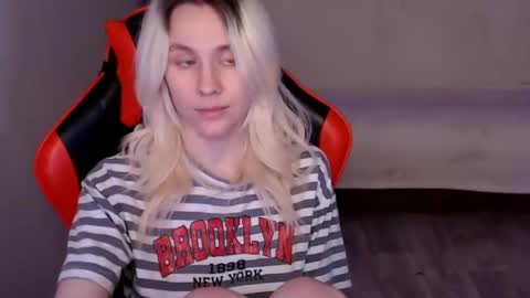 Snapshot of baby_kitte chatting on 12, 12, 2024 baby_kitte online show from 12, 12, 2024