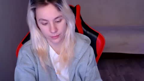 Snapshot of baby_kitte chatting on 13, 12, 2024 baby_kitte online show from 13, 12, 2024