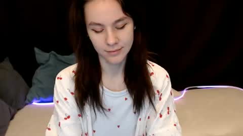 baby_kitte online show from 21, 12, 2024
