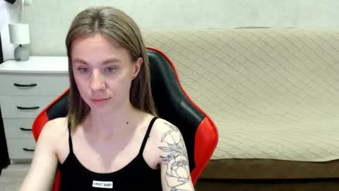 Snapshot of baby_kitte chatting on 11, 10, 2025 baby_kitte online show from 11, 10, 2025