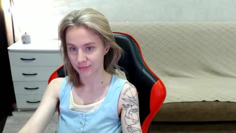 Snapshot of baby_kitte chatting on 14, 10, 2025 baby_kitte online show from 14, 10, 2025