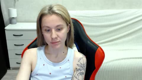 Snapshot of baby_kitte chatting on 27, 10, 2025 baby_kitte online show from 27, 10, 2025