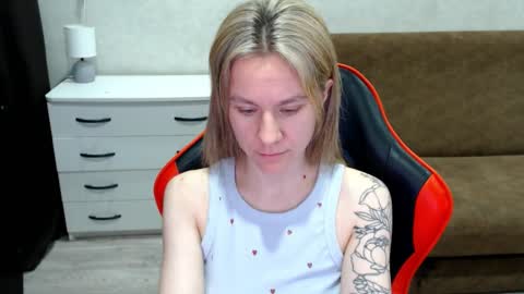 Snapshot of baby_kitte chatting on 5, 11, 2025 baby_kitte online show from 5, 11, 2025