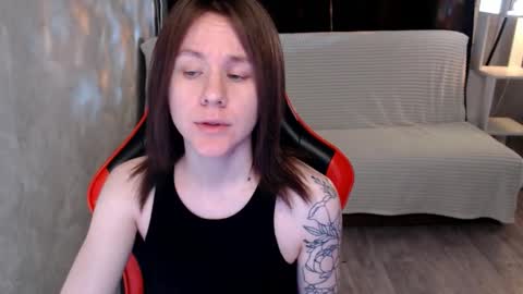 baby_kitte online show from 5, 12, 2025