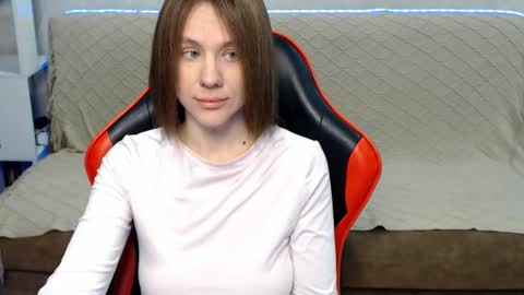 baby_kitte online show from 1, 2, 2026