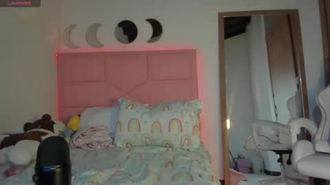 mia online show from 12, 11, 2025