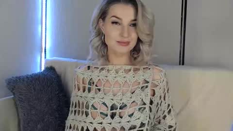 Snapshot of babydollysx chatting on 15, 12, 2025 Kate online show from 15, 12, 2025