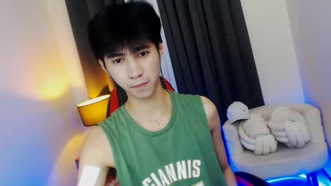 Snapshot of babymasterbater chatting on 17, 12, 2025 call me james online show from 17, 12, 2025