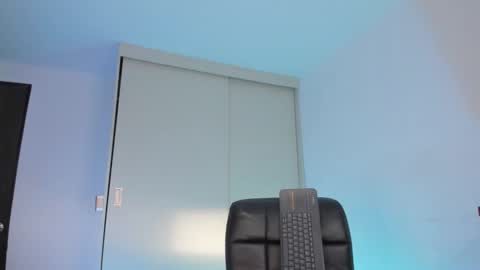    online show from 26, 10, 2025