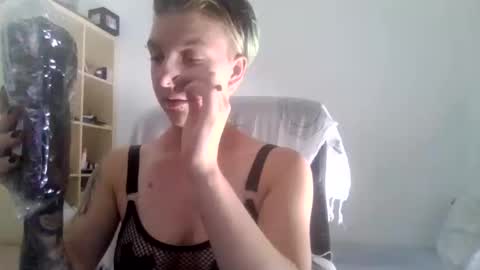 Snapshot of backuphoney chatting on 22, 9, 2025 Honey online show from 22, 9, 2025