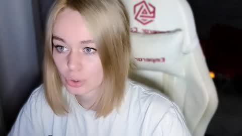 Snapshot of bad_girl009 chatting on 26, 10, 2025 Lin online show from 26, 10, 2025