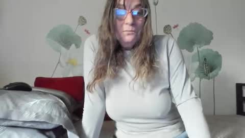 Snapshot of badgg chatting on 18, 12, 2025 Gina online show from 18, 12, 2025