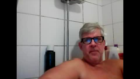 Snapshot of baggelina75 chatting on 3, 12, 2024 baggelina75 online show from 3, 12, 2024