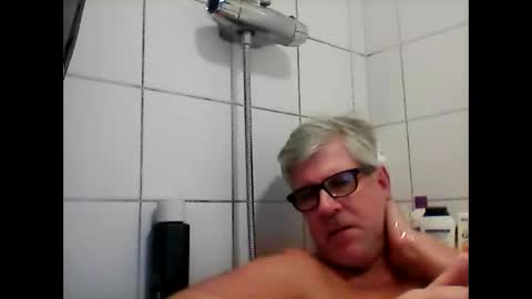 Snapshot of baggelina75 chatting on 5, 12, 2024 baggelina75 online show from 5, 12, 2024