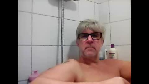 Snapshot of baggelina75 chatting on 26, 2, 2025 baggelina75 online show from 26, 2, 2025
