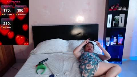 Snapshot of bailarina_atrevida chatting on 17, 12, 2024 sandra online show from 17, 12, 2024