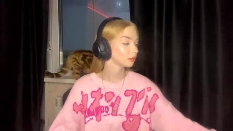 Holly online show from 1, 2, 2026