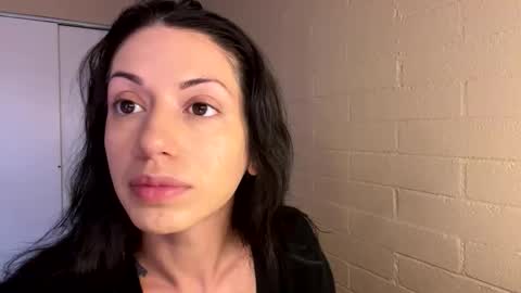 bambii_petite online show from 12, 4, 2026