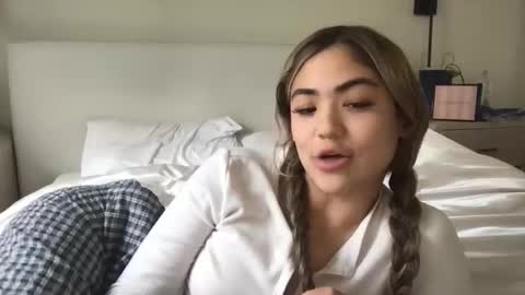 Elle online show from 26, 11, 2025