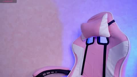 Snapshot of barbara_dennis chatting on 4, 1, 2025 barbara_dennis online show from 4, 1, 2025