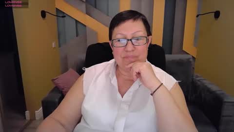 Snapshot of barbaraturners chatting on 3, 2, 2025 barbaraturners online show from 3, 2, 2025