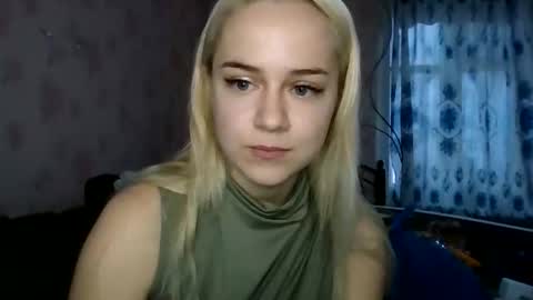 Snapshot of barbie___girl chatting on 12, 11, 2025 barbie___girl online show from 12, 11, 2025