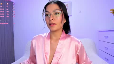  independet model online show from 5, 1, 2025